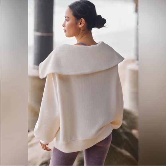 Varley Revolve Women’s Vine Half Zip, worn a few times - Picture 7 of 7